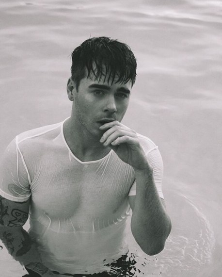 F27FAE14-11ED-40E6-9617-8B388A23D4D4